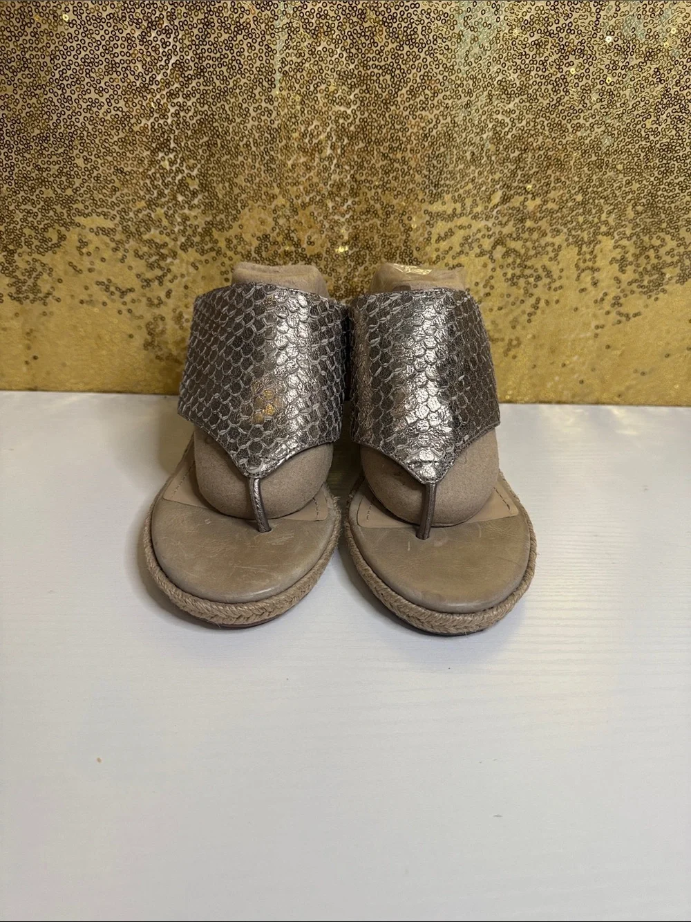 Johnston & Murphy Metallic gold/taupe Snake-Texture Espadrille Wedge Thongs